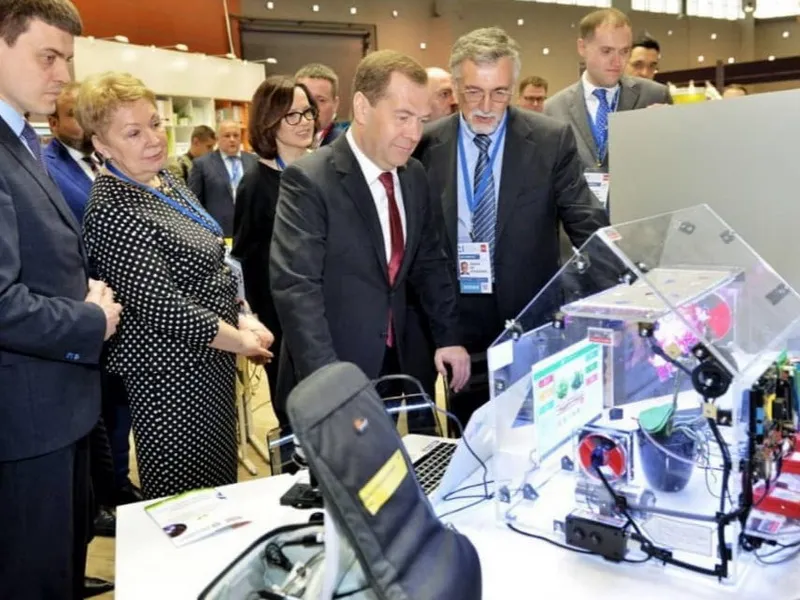 Робототехнический комплекс НАУРОБО «Умная теплица» (модель умной теплицы)