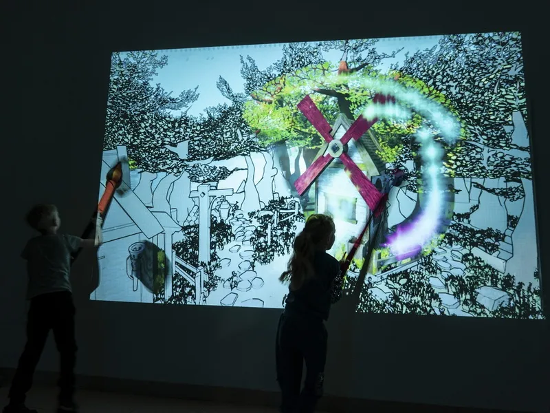 Интерактивная стена-раскраска «Мастер-Фломастер» — до 5 детей