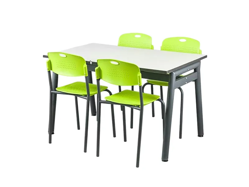 Обеденный стол с гигиеническим покрытием — комплект 4 стула