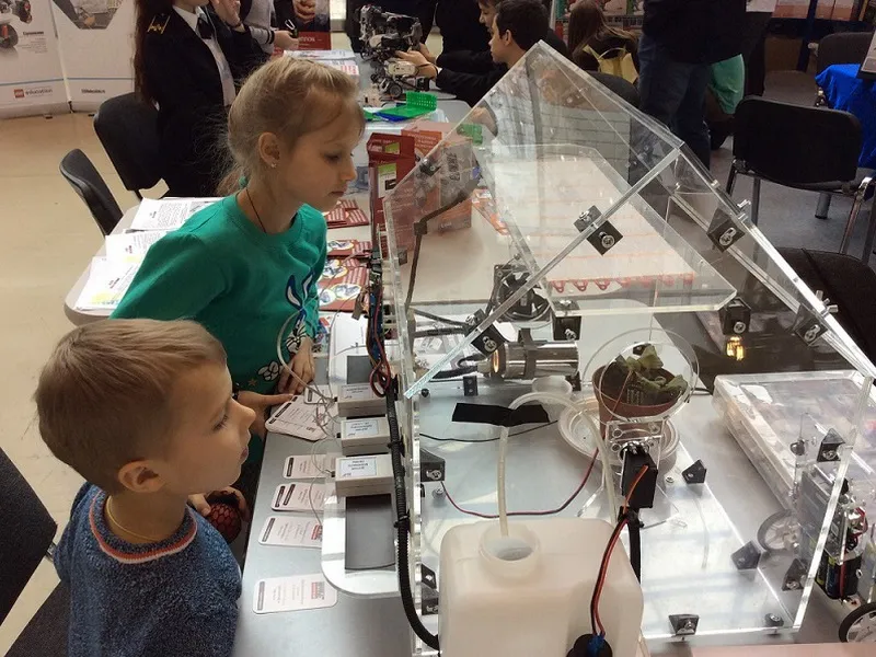 Робототехнический комплекс НАУРОБО «Умная теплица» (модель умной теплицы)