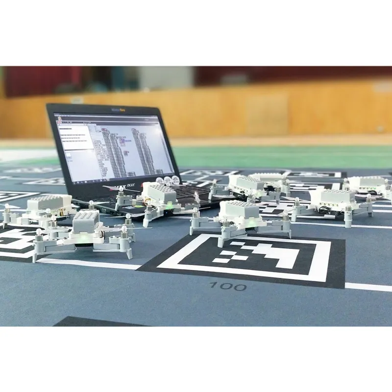 Программируемый конструктор беспилотного летательного аппарата Пиксель-Вжик - ШОУ дронов