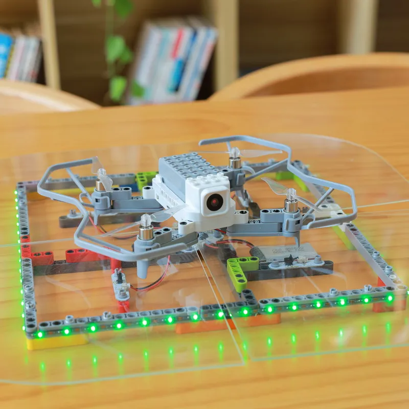 Образовательный программируемый конструктор беспилотного летательного аппарата «Пиксель-Вжик»