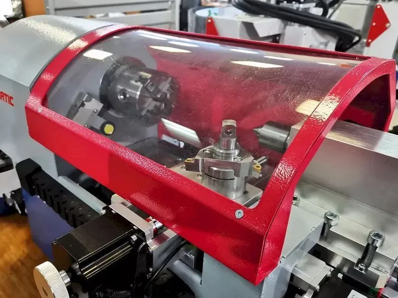 Настольный токарный станок ЧПУ Униматик ЮМ‑Т 300–2100 об/мин