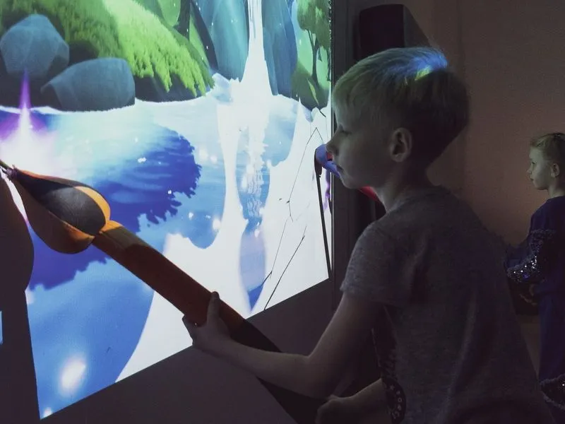 Интерактивная стена-раскраска «Мастер-Фломастер» — до 5 детей