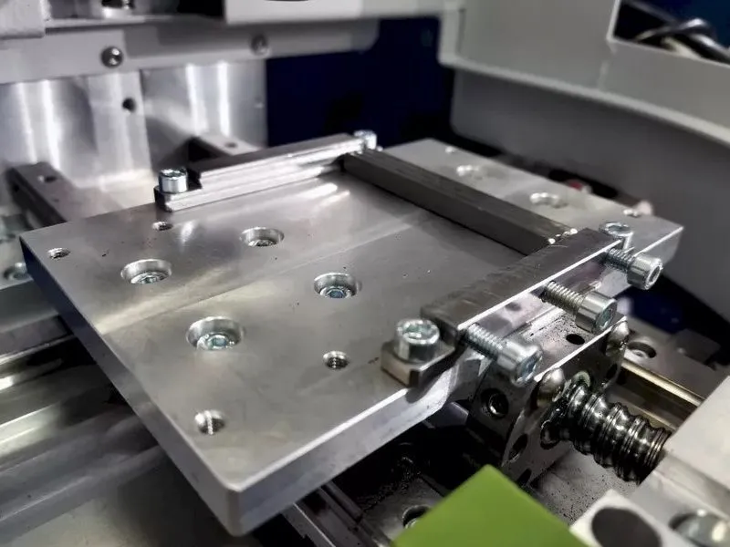 Вертикальный фрезерный станок Униматик ЮМ-Ф