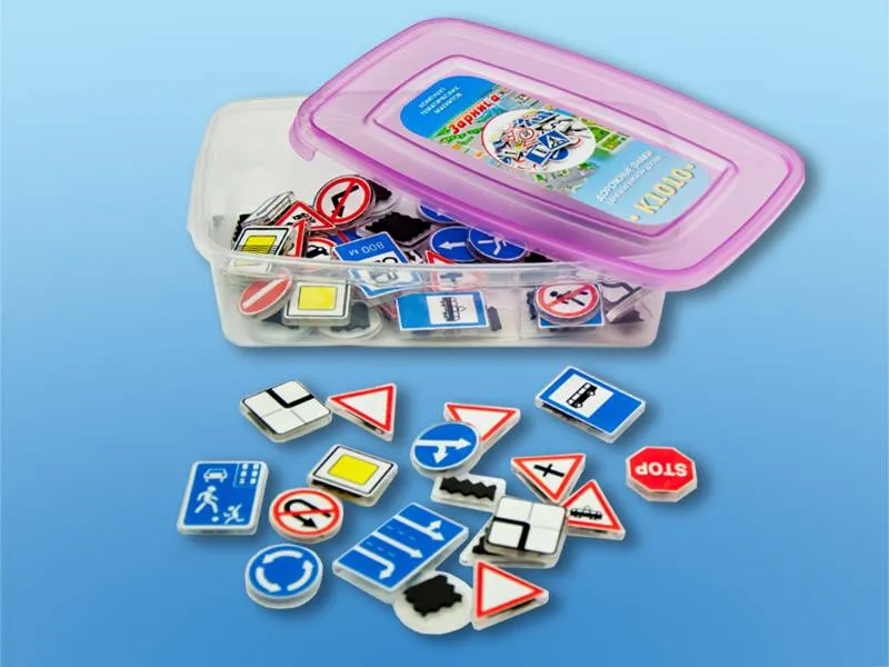 Комплект тематических магнитных дорожных знаков