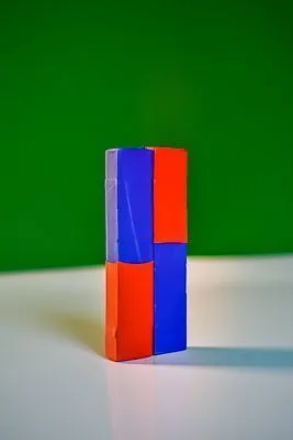 Полосовой демонстрационный магнит 100×12 мм
