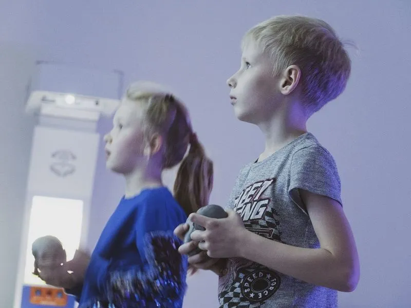 Интерактивная стена «Попадалкин» с 5 играми