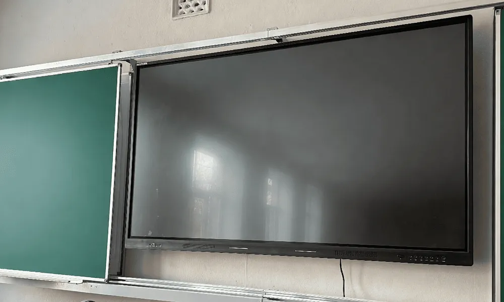 Кабинеты химии, биологии и информатики