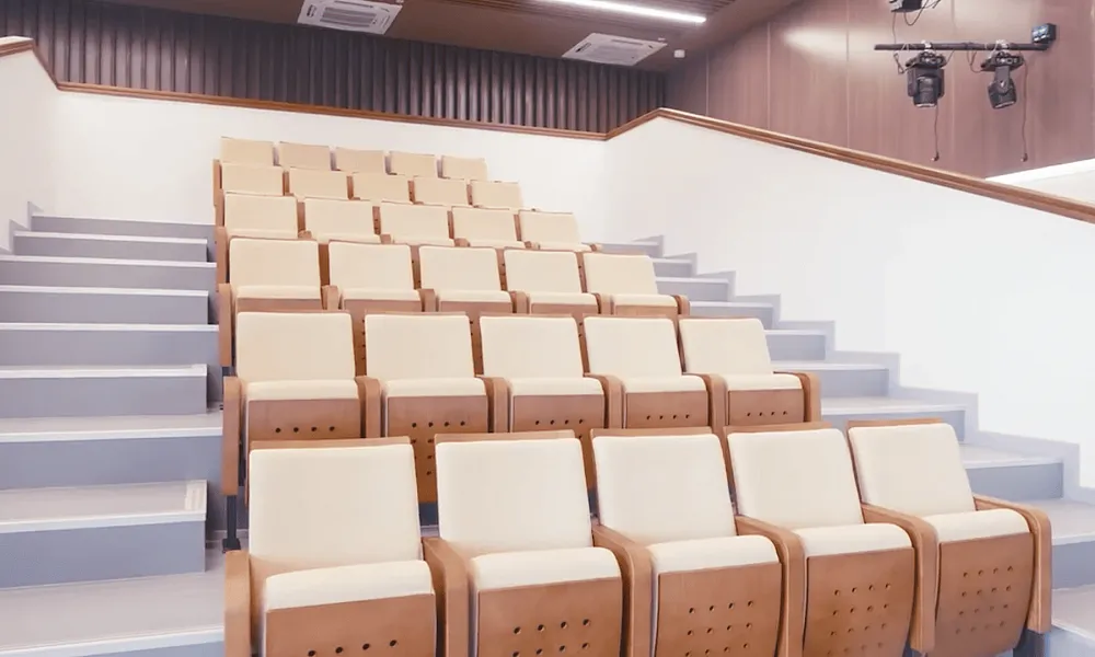 Театральный зал