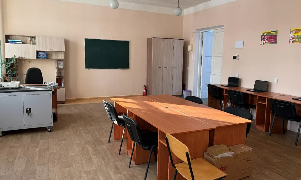 Кабинеты химии, биологии и информатики