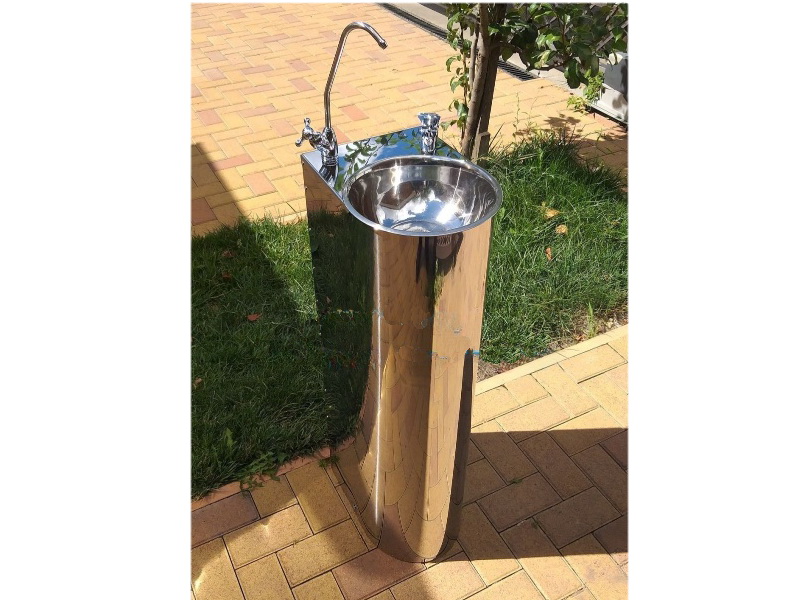 Фонтан питьевой