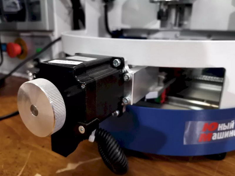 Вертикально-фрезерный станок с ЧПУ «Униматик ЮМ-Ф»