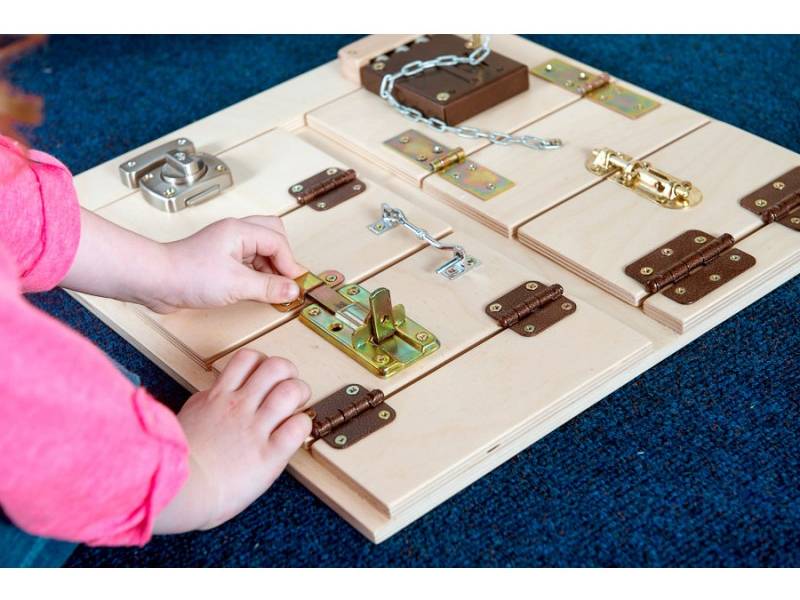 Тактильная панель с замочками 400х400 мм