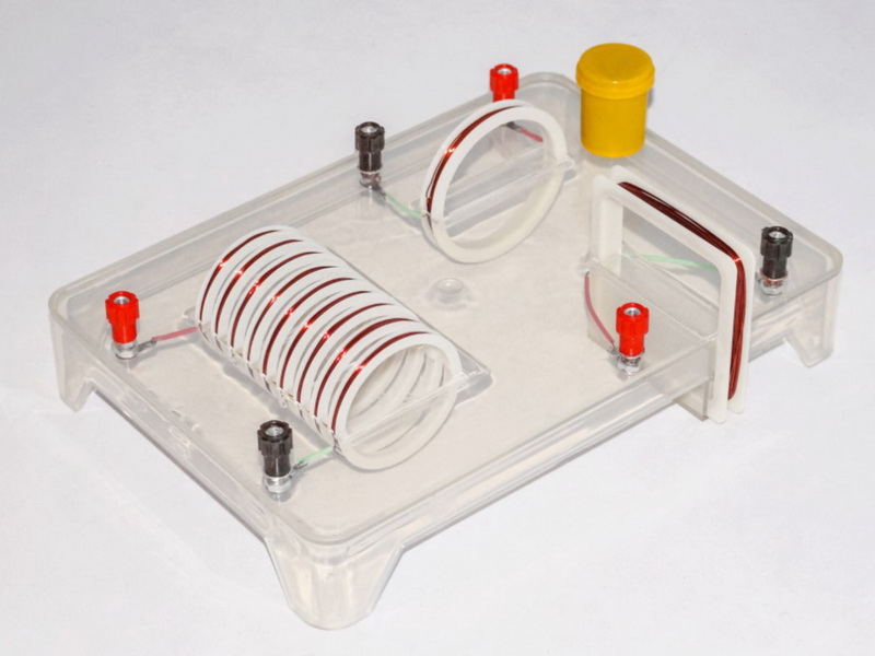 Набор для демонстрации спектров магнитного поля тока (на одной панели)