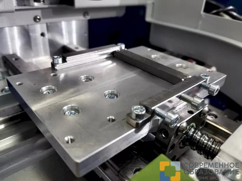 Вертикально-фрезерный станок с ЧПУ «Униматик ЮМ-Ф»