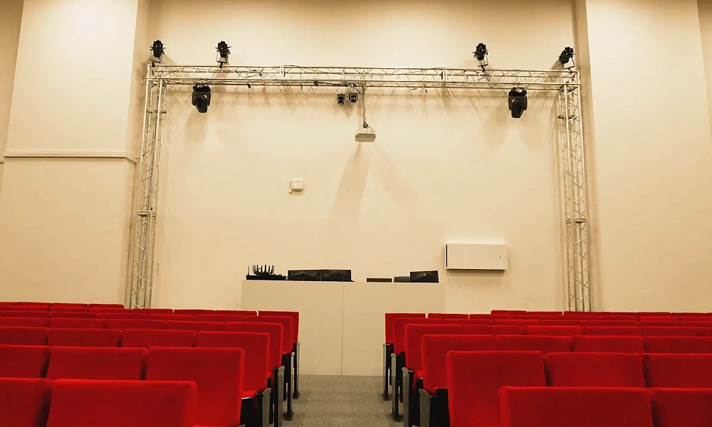 Актовый зал