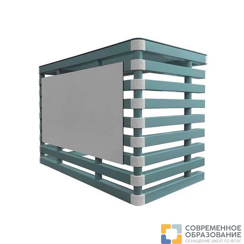 Стол тренера в бассейне